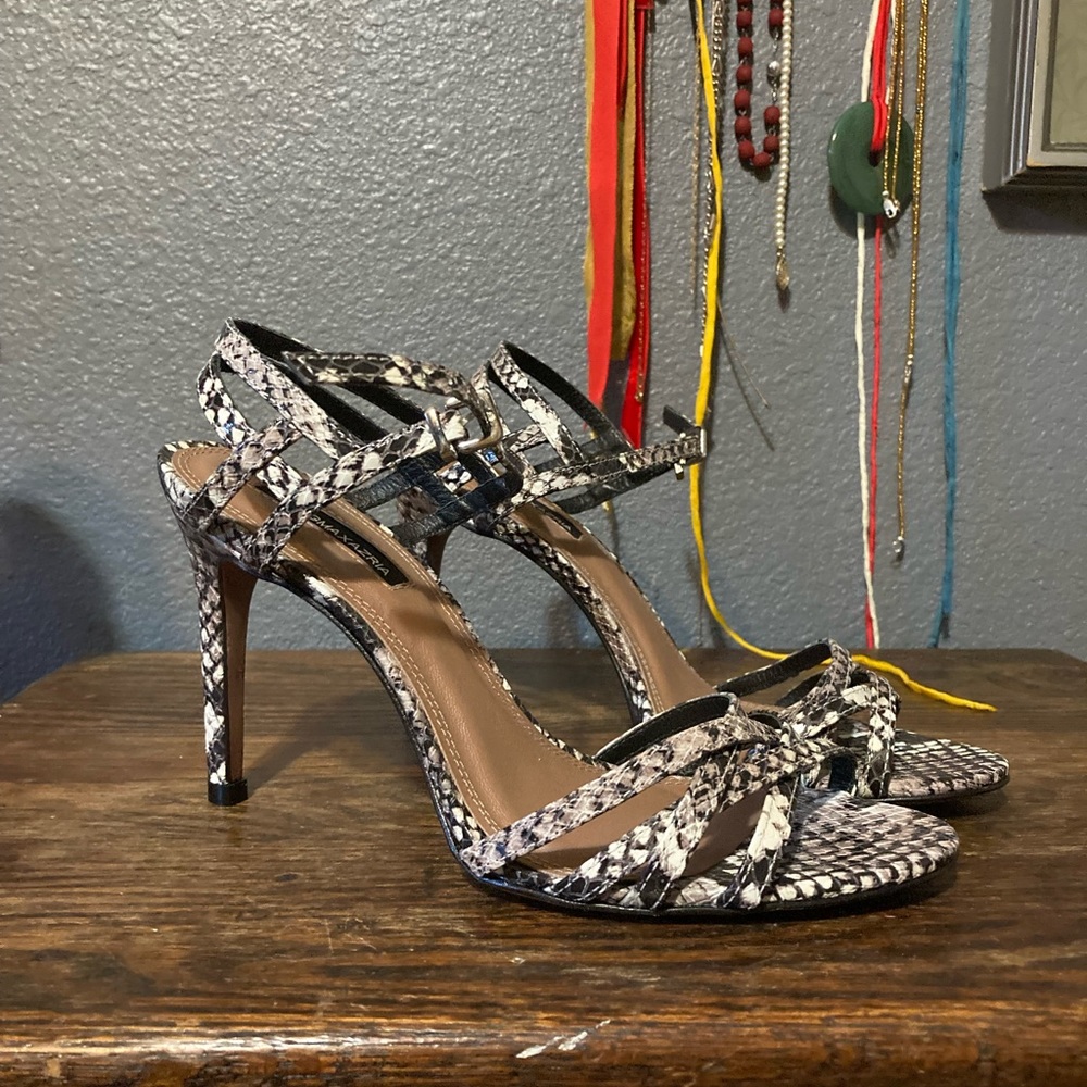 BCBG MAXAZRIA Womens White Snake Tanya Open Toe Stiletto Leather Sandals 6.5